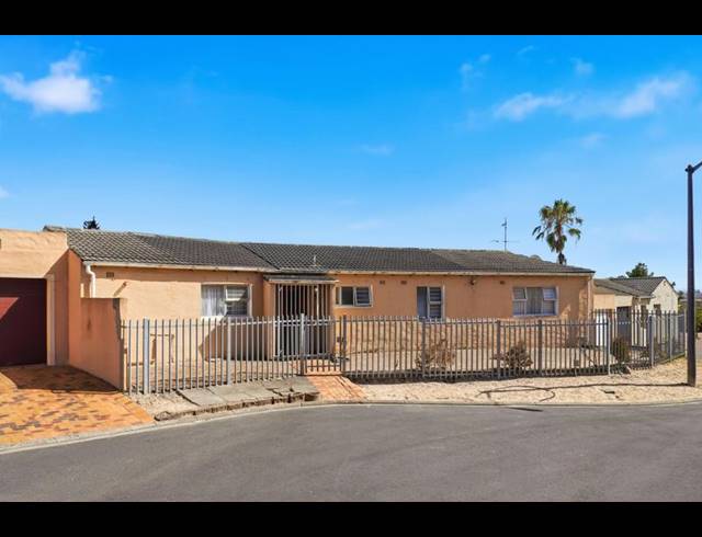 4 BEDROOM HOUSE FOR SALE IN NORTHPINE